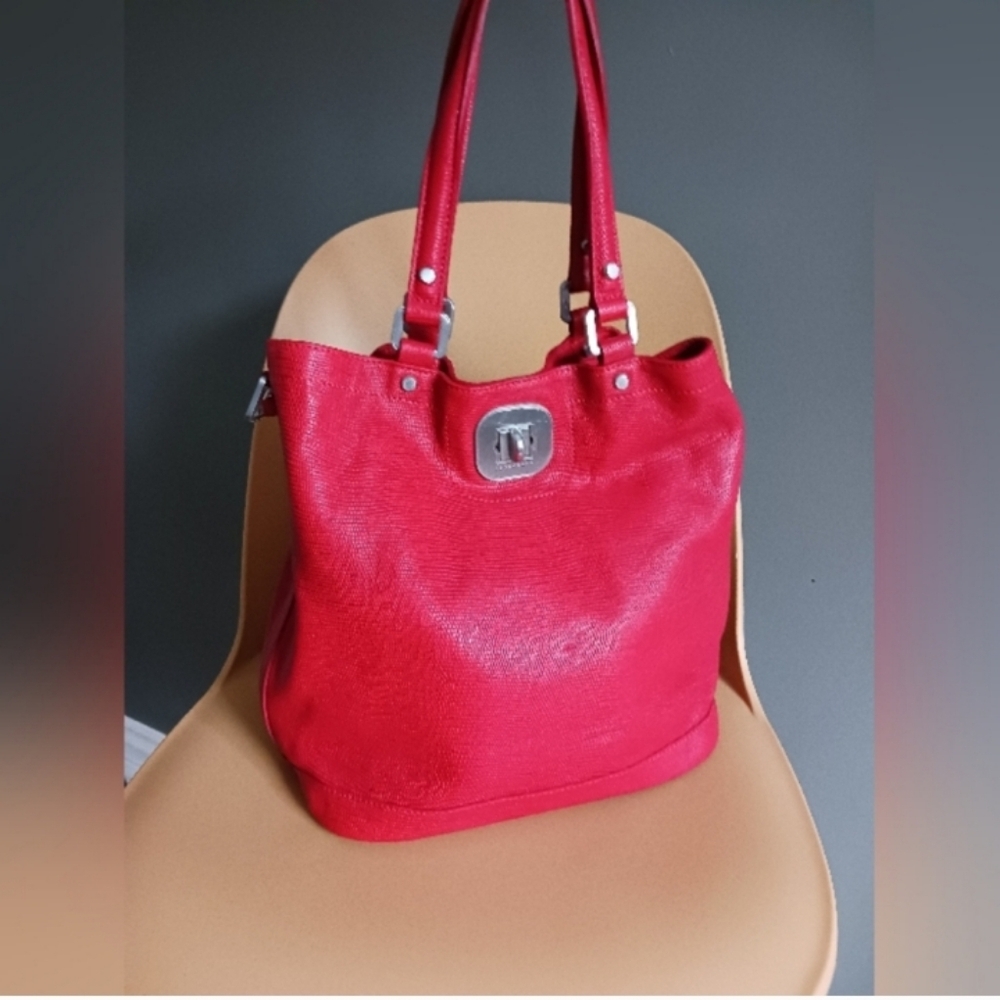 NWT Longchamp Vermillion red genuine leather bucket, tote,handbag bag - Picture 3 of 16